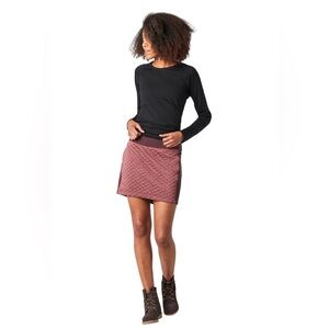 Smartwool Diamond Peak quilted pull-on active skirt in fig/heather (burgundy) -M